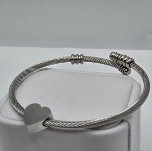 ✨2/$10✨ Stainless Steel Twisted Braided Heart Cuff Bracelet 2.5''